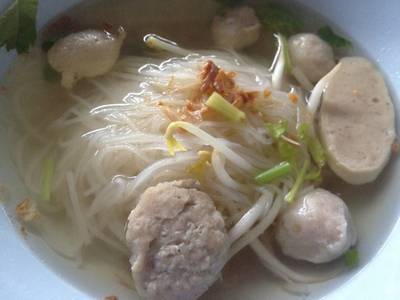 ร้านอาหาร ราชาลูกชิ้นหมู (เล่าจัง)