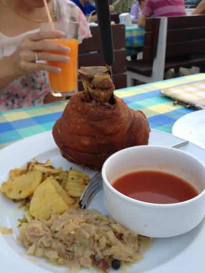 ร้านอาหาร บ้านน้ำเคียงดิน