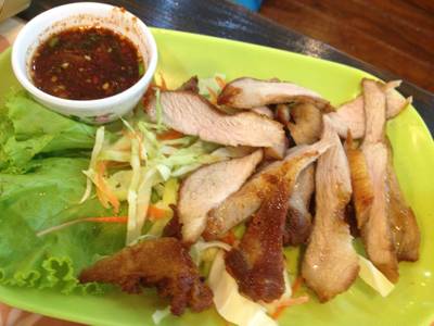 คอหมูย่าง ที่ ร้านอาหาร ฝุ่นตลบ (สวนจตุจักร)