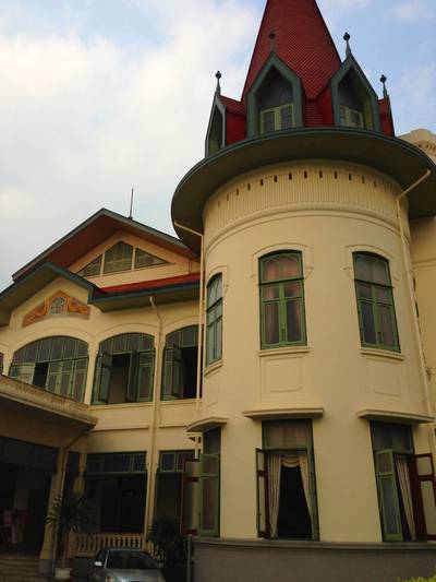 ร้านอาหาร ร้านกาแฟ นรสิงห์ ณ วังพญาไท