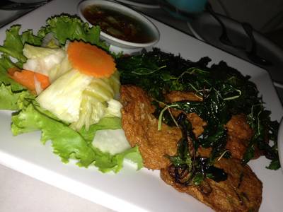 ทอดมันปากรายยนจร้าา ที่ ร้านอาหาร Sortrel นราธิวาสราชนครินทร์