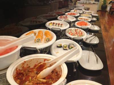 มุมซูชิ ที่ ร้านอาหาร Bon Vivant (บอง วีวอง)