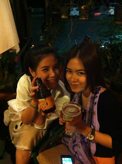 เบียร์นุ่ม หอม บรรยากาศดี ราคาถูก ^^ ที่ ร้านอาหาร มิตรภาพ by มิตร เบียร์นุ่ม หอม บรรยากาศดี ราคาถูก ^^ ที่ ร้านอาหาร มิตรภาพ by มิตร