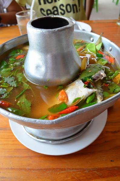 ต้มยำปลาทู ที่ ร้านอาหาร ปลาทู