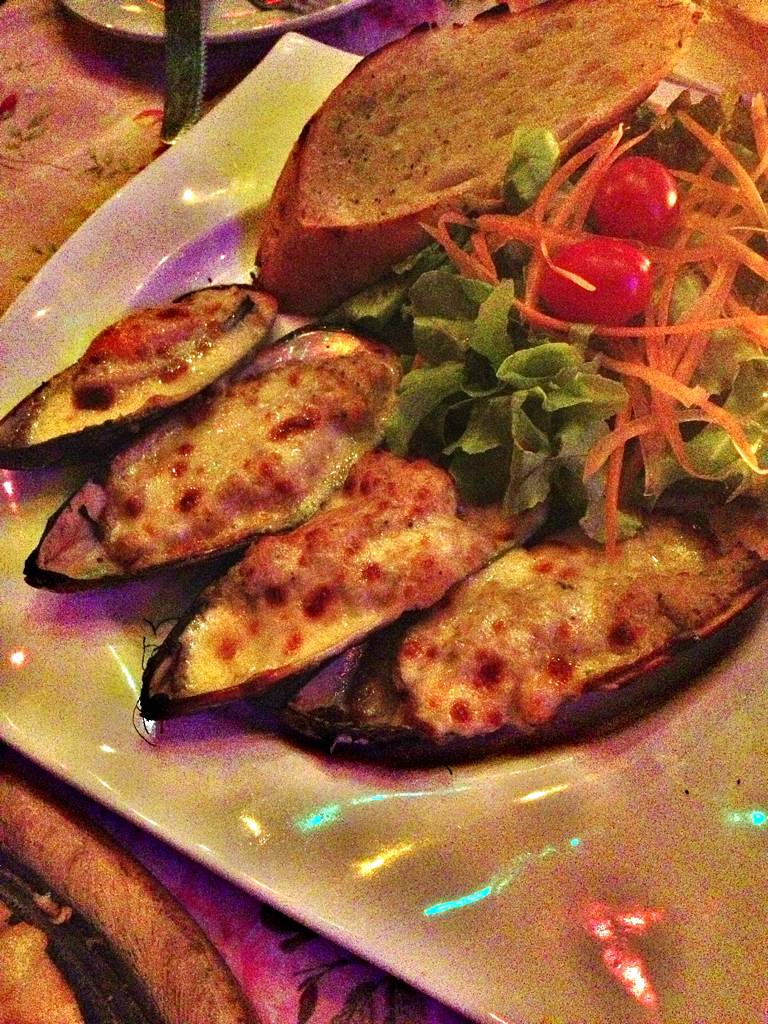 หอยเชลล์อบชีส ที่ ร้านอาหาร Sawasdee Terrace Cafe
