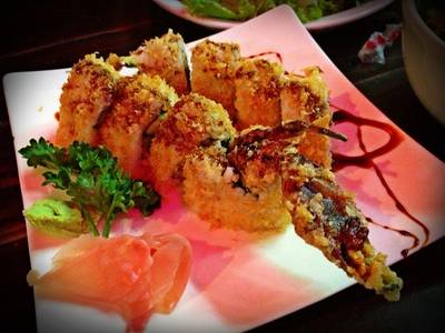 Spider Maki: ข้าวปั้นไส้ปูนิ่มทอด ที่ ร้านอาหาร Ai Sushi