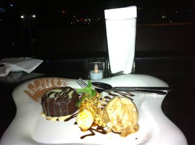 300 กว่าบาท ที่ ร้านอาหาร Long Table