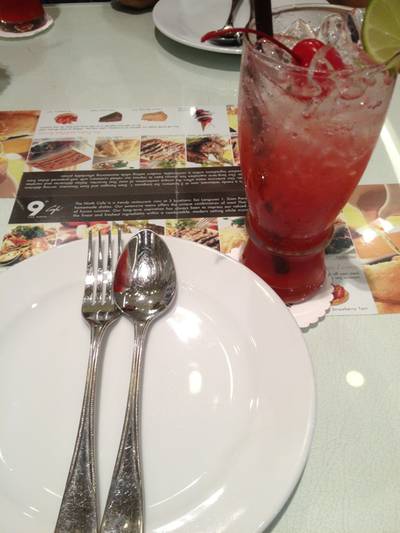 เตรียมอาวุธ ที่ ร้านอาหาร The 9th café เตรียมอาวุธ ที่ ร้านอาหาร The 9th café