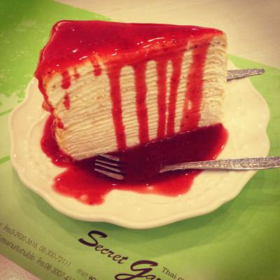 เครปเค้กแสนอร่อย ที่ ร้านอาหาร Secret Garden รัชโยธินอเวนิว