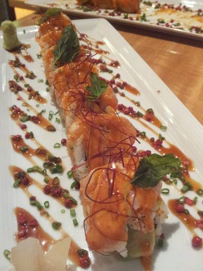 Thai Roll...the must ! ที่ ร้านอาหาร Rainbow Roll Sushi