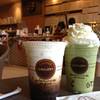 Caramel Late + Greentea Frappe ที่ ร้านอาหาร Coffee Gallery