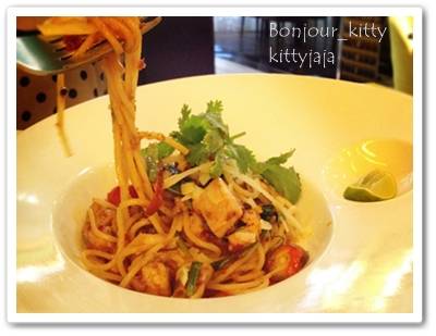 สปาเก็ตตี้ต้มยำไก่ รสชาติไทยๆจัดจ้าน อร่อยถูกปาก ที่ ร้านอาหาร Spaghetti Factory Central World