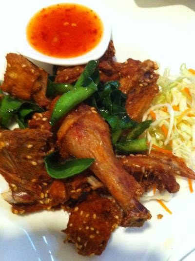 ไก่บ้านทอดเกลือ ที่ ร้านอาหาร จัดจ้าน ไก่บ้านย่างเขาสวนกวาง