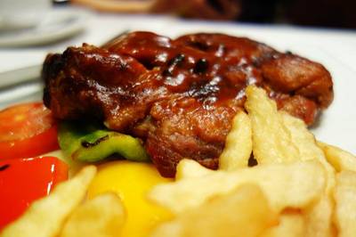 ซี่โครงหมูอบ ที่ ร้านอาหาร พุทธรักษา เรสเทรอง