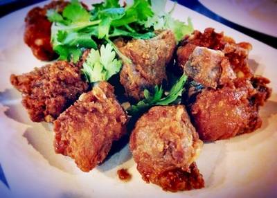 ซี่โครงหมูทอด อร่อยมากกก :)) ที่ ร้านอาหาร ข้าวต้มอ้วนผอม
