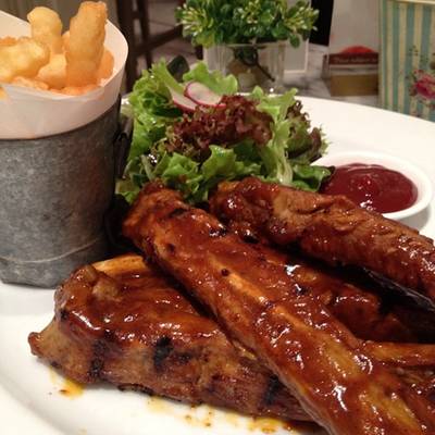BBQ Rib ที่ ร้านอาหาร Audrey Cafe & Bistro ทองหล่อ