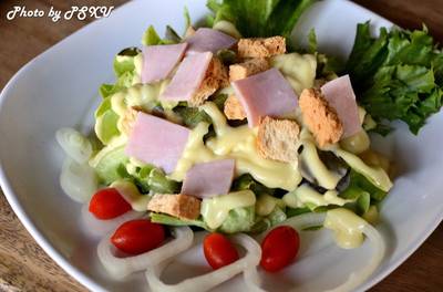 สลัดครีมแฮม 59 บาท ที่ ร้านอาหาร ขนมจีนเทวดา & สเต็ก พระราม 2