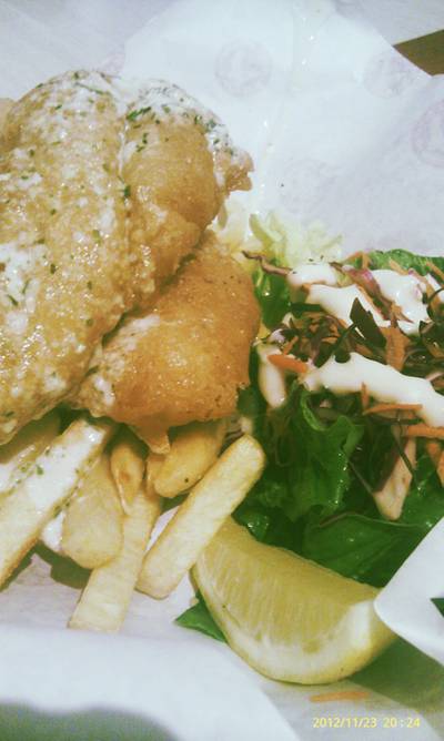 ปลาทอดนี้ต้องทานร้อนๆละเน่  ที่ ร้านอาหาร The Manhattan FISH MARKET