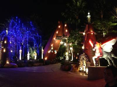 ทางเข้ายังกะมีงานเฟสติวัล ที่ ร้านอาหาร เกาะลันตา สุวรรณภูมิ
