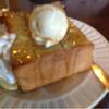 Banana Honey toast ค่ะ  หอมอร่อย ที่ ร้านอาหาร je & ja coffee