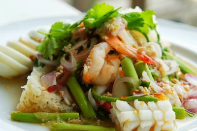ร้านอาหาร บ้านน้ำเคียงดิน