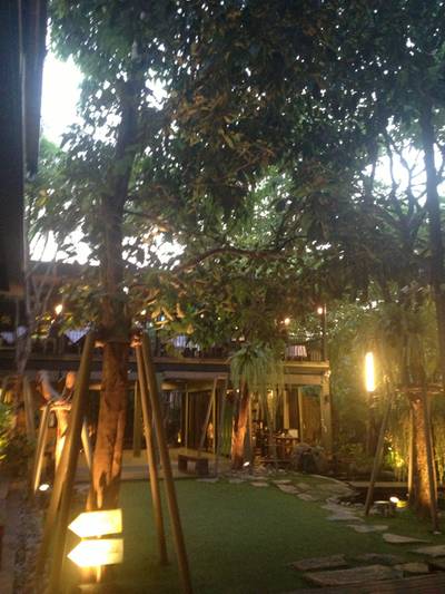 บรรยากาศ ที่ ร้านอาหาร HOBS Bar & Restaurant Aree Garden บรรยากาศ ที่ ร้านอาหาร HOBS Bar & Restaurant Aree Garden