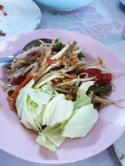 ตำไทย  ที่ ร้านอาหาร ข้าวซอยเสมอใจ