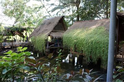 ซุ้มร่มรื่นดั ที่ ร้านอาหาร หมอมูดง