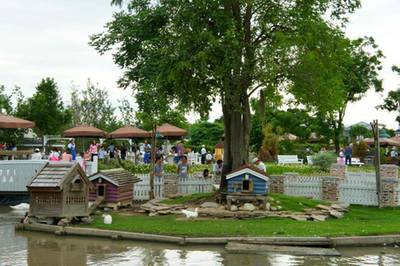 ร้านอาหาร บ้านน้ำเคียงดิน