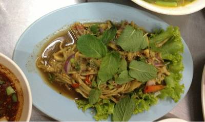 ซุปหน้อไม้. เปรี้ยวไปนิด ที่ ร้านอาหาร เจ๊แดง. อาหารไทย-อีสาน