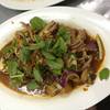 ยำหอยแครง ที่ ร้านอาหาร เจ๊แดง. อาหารไทย-อีสาน