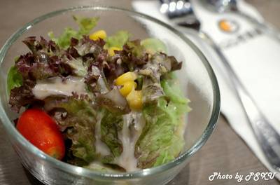 Set A : สลัดผักและชามะนาว 50 บาท  ที่ ร้านอาหาร Coco Ichibanya Central World