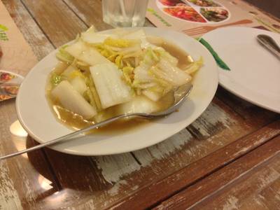 ผัดผักกาดน้ำมันหอย ที่ ร้านอาหาร Banana Leaf Promenade