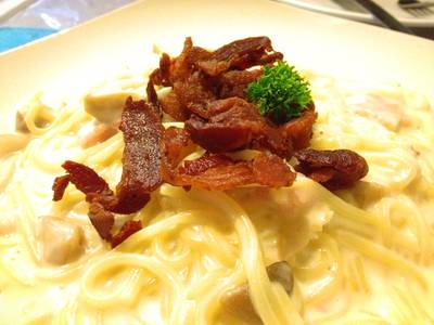 สปาเก็ตตี้ คาโบนาร่า ที่ ร้านอาหาร ลันตา พิซซ่าเตาถ่าน