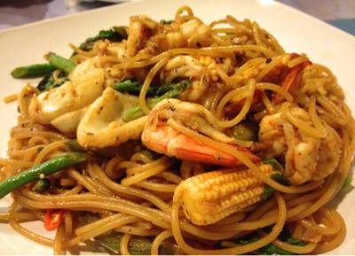 สปาเก็ตตี้ขี้เมาทะเล (อร่อยมากๆ) ที่ ร้านอาหาร ลันตา พิซซ่าเตาถ่าน