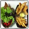 Fish&Chip เมนูสำหรับเด็ก เสิร์ฟพร้อมผักสลัดสดๆ ที่ ร้านอาหาร Baan Ramida