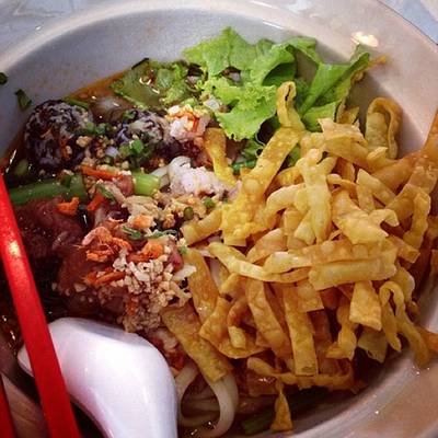 ร้านอาหาร ร้านก๋วยเตี๋ยวหมู 1000 เส้น