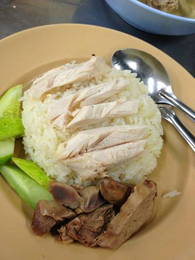 ข้าวดี ไก่น้อยปะละ ที่ ร้านอาหาร ข้าวมันไก่ประตูน้ำ