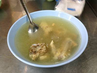 ซุปแบบไม่งก ที่ ร้านอาหาร ข้าวมันไก่ประตูน้ำ