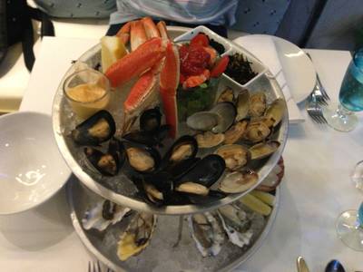Seafood platter  ที่ ร้านอาหาร the oyster bar