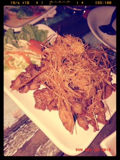 ไก่ทอดตะไคร้ ที่ ร้านอาหาร 88 House ศรีนครินทร์