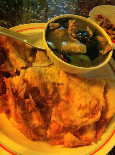โรตีกรอบแกงเขียวหวาน ที่ ร้านอาหาร ปาเต๊ะ Pathe’ Antique and Restaurant