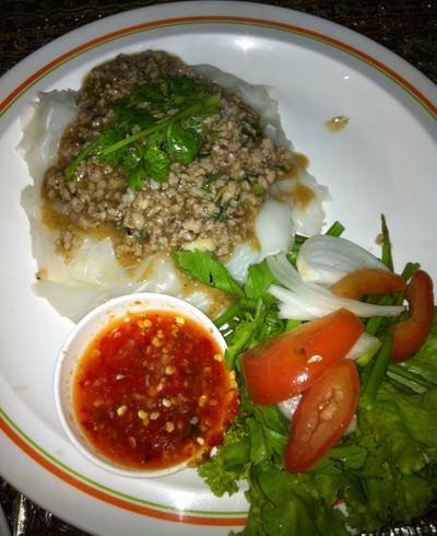 ราดหน้าหมูสับ ที่ ร้านอาหาร ปาเต๊ะ Pathe’ Antique and Restaurant