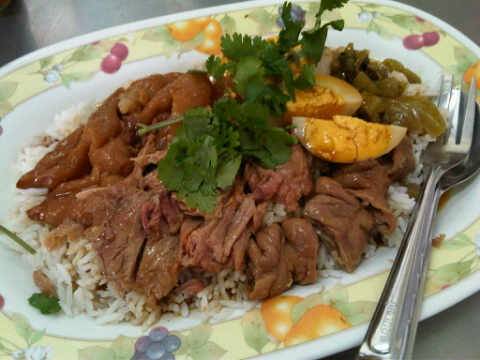 พิเศษทุกอย่าง ที่ ร้านอาหาร ขาหมูเมืองทอง