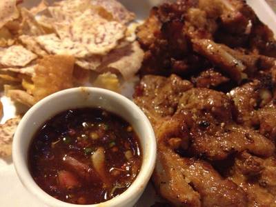ซี่โครง Bbq เอนหมูเหนียวเขี้ยวไม่ออก ที่ ร้านอาหาร Harvest Moon Pub & Restaurant