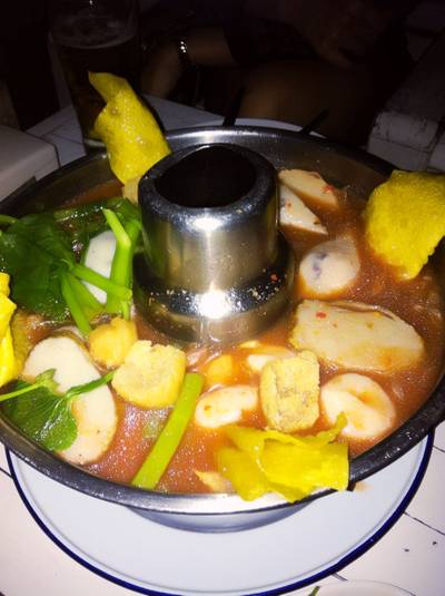 เย็นตาโฟหม้อไฟ ที่ ร้านอาหาร เด็กเลี้ยงแกะ FARM & RESTAURANT