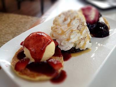 Pancake Paradise, 3 mini size pancakes ที่ ร้านอาหาร Pancake Cafe The Circle