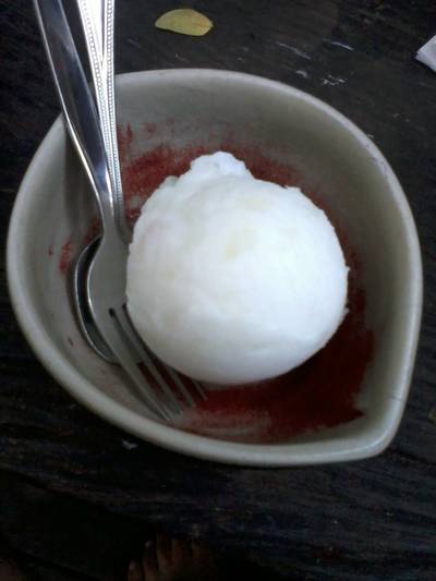 ไอศครีมรสเงาะ ที่ ร้านอาหาร iberry เชียงใหม่