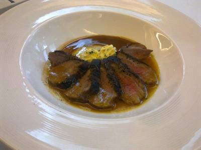 ร้านอาหาร Triplets Brasserie