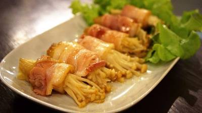 เบคอนพันเห็ดเข็มทอง ที่ ร้านอาหาร The Butterhead
